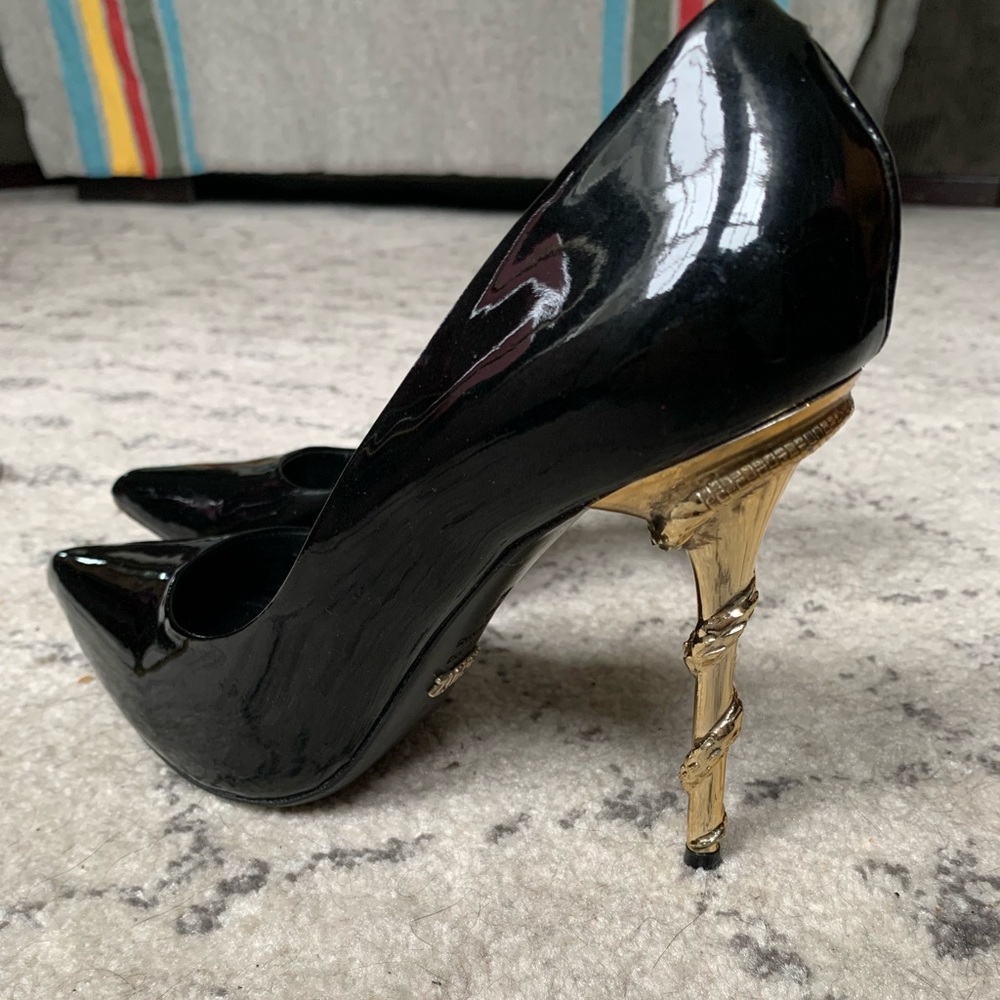 SCHUTZ black patent leather high heels